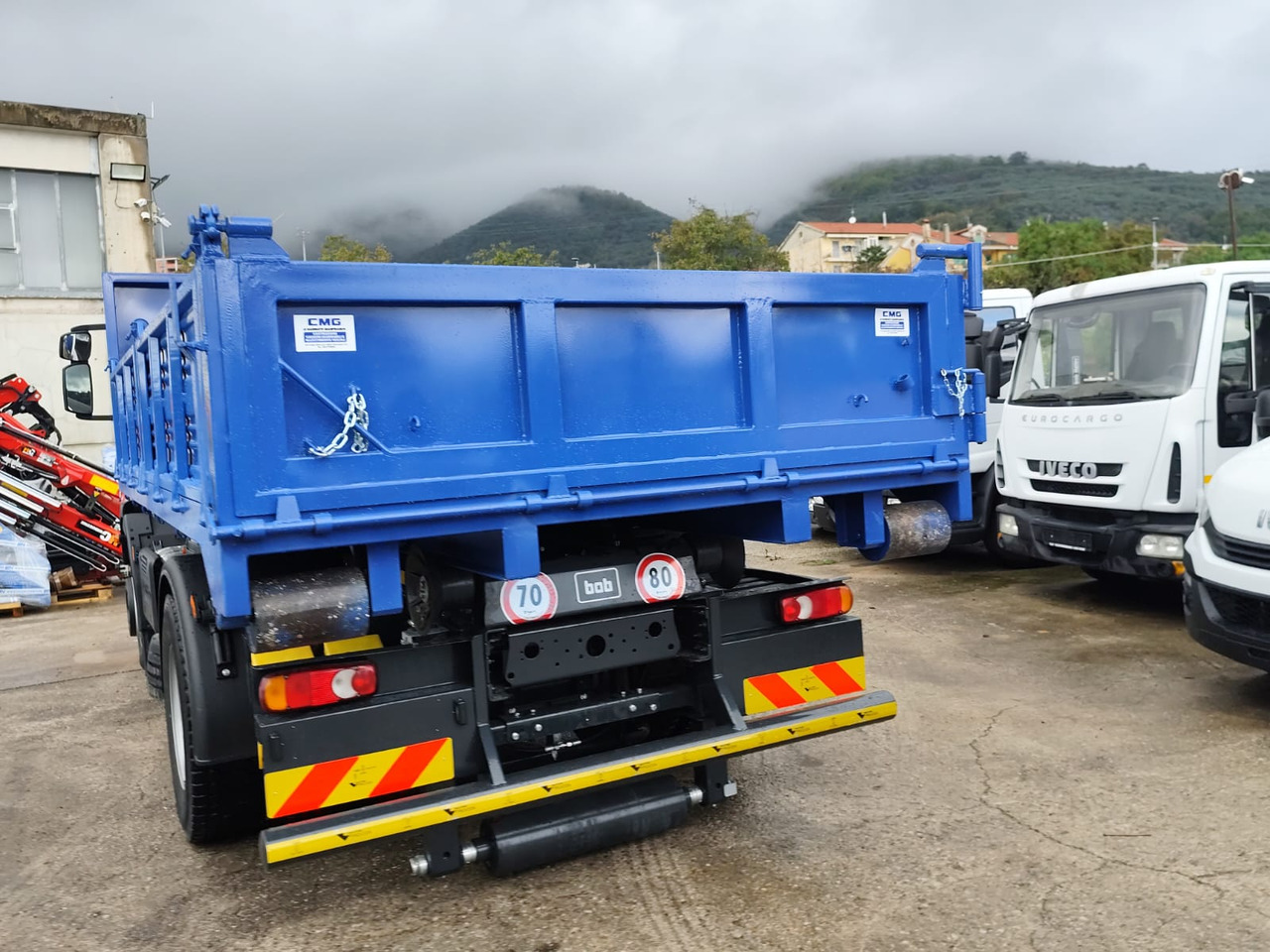 Camión multibasculante IVECO EUROCARGO 180-250