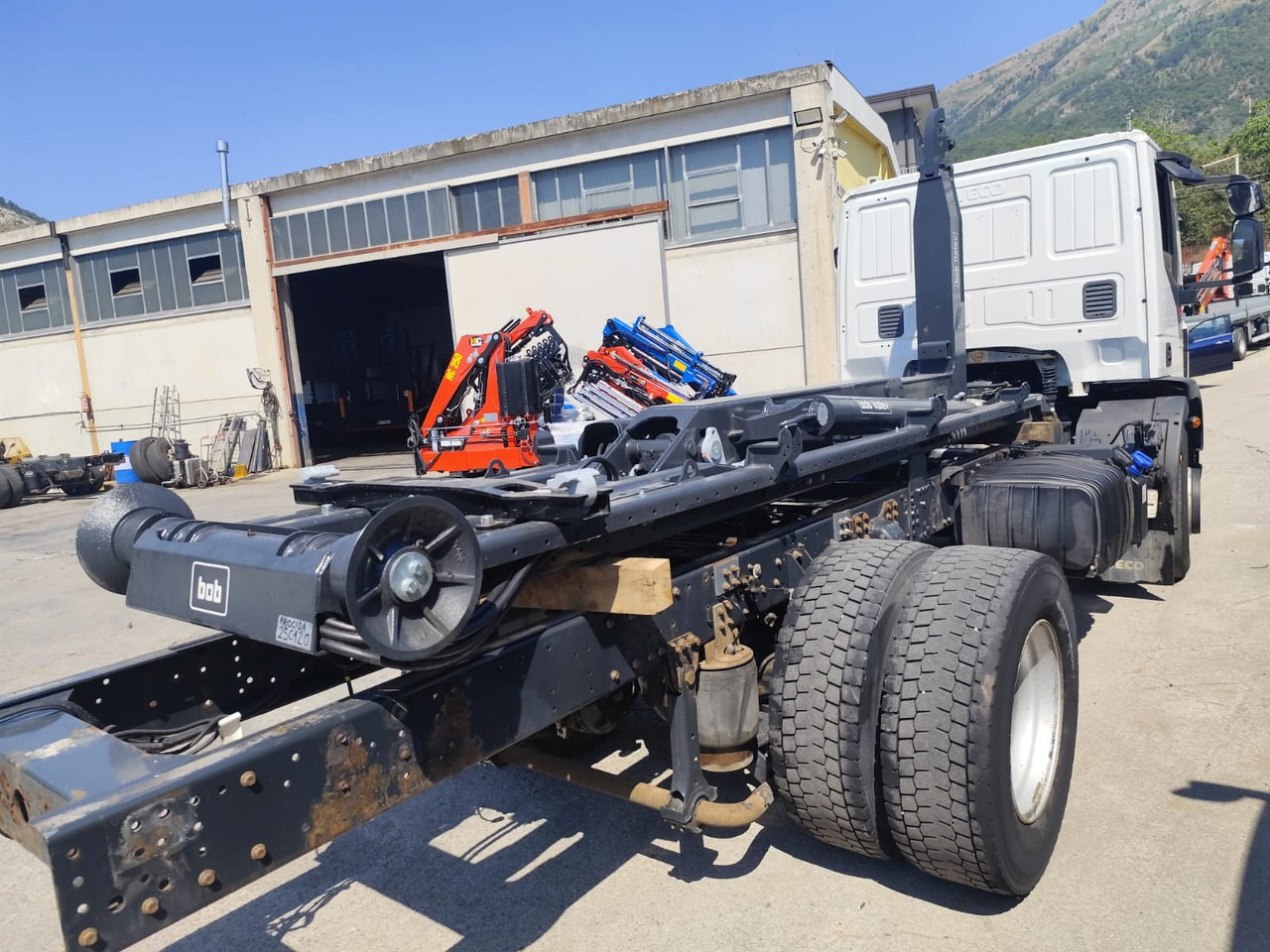 Camión multibasculante IVECO EUROCARGO 180-250