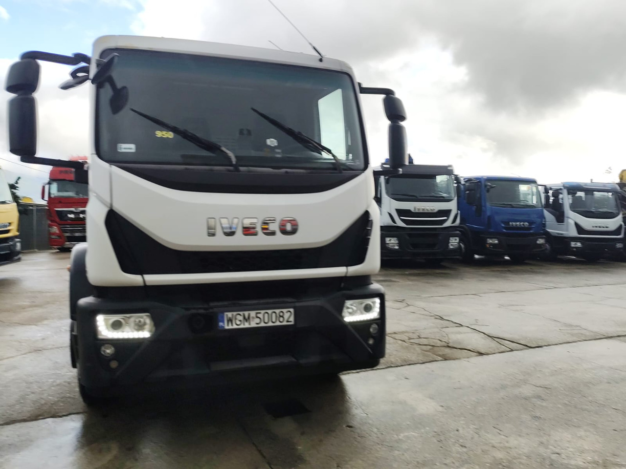 Camión multibasculante IVECO EUROCARGO 180-250