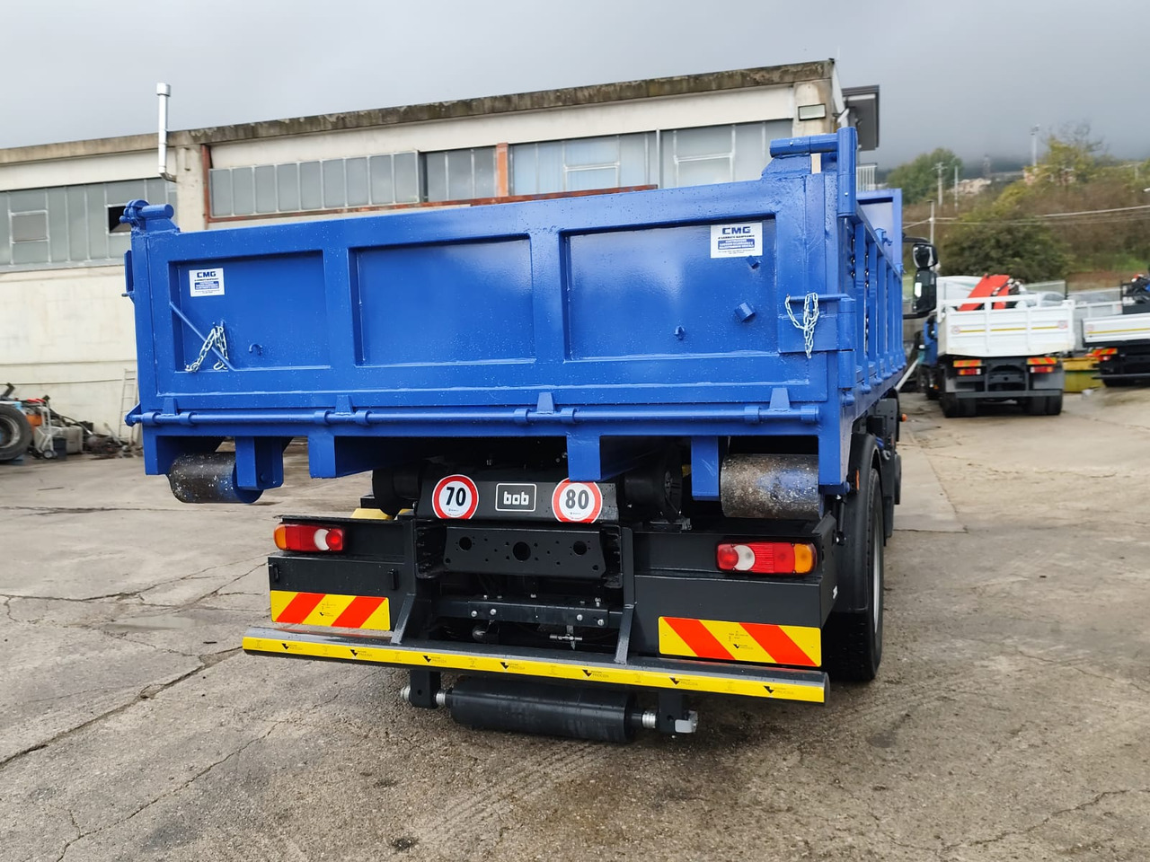 Camión multibasculante IVECO EUROCARGO 180-250