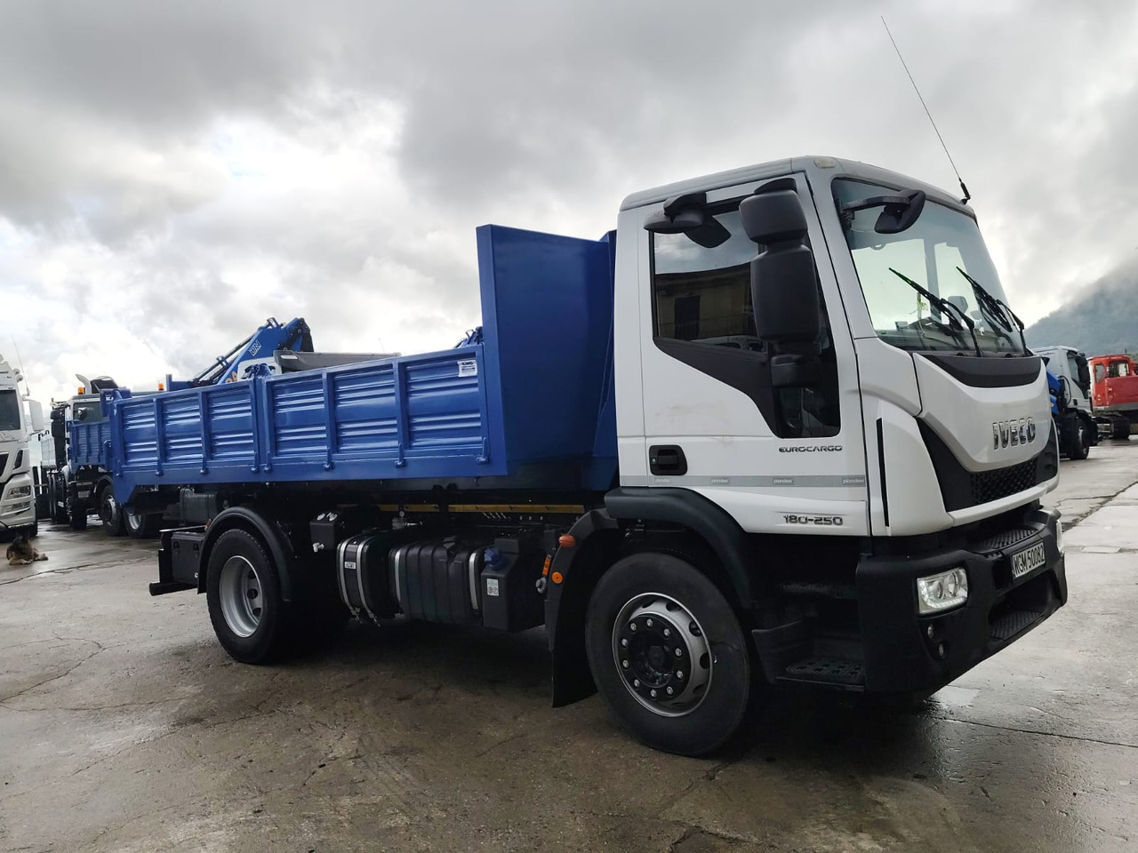 Camión multibasculante IVECO EUROCARGO 180-250