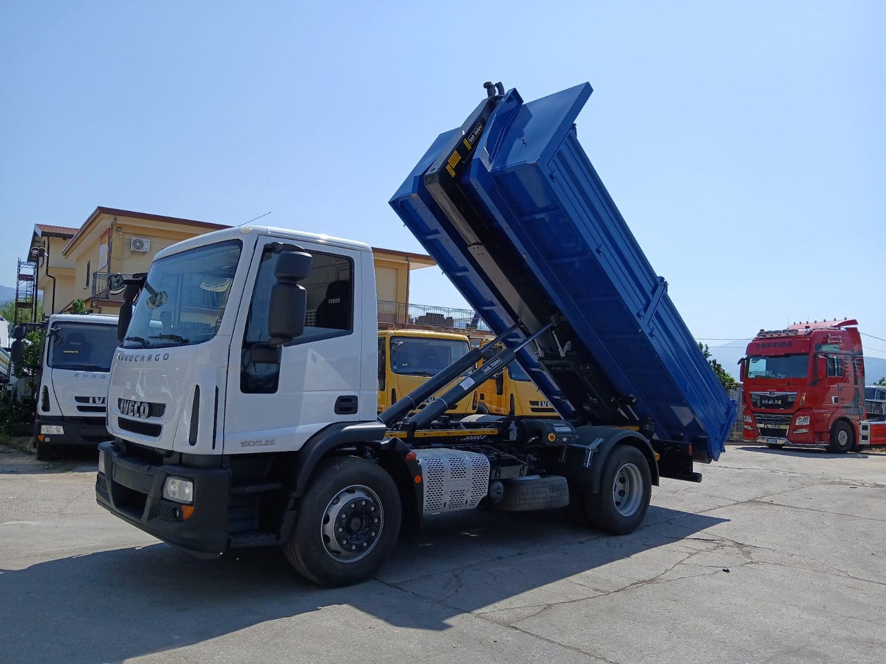 Camión multibasculante IVECO EUROCARGO 190EL25