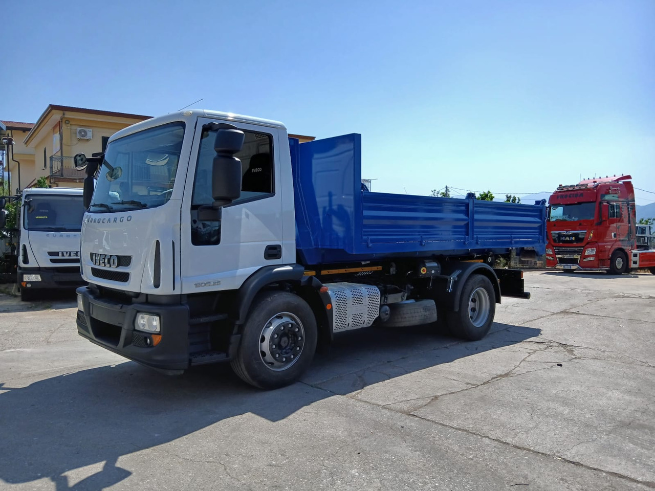 Camión multibasculante IVECO EUROCARGO 190EL25