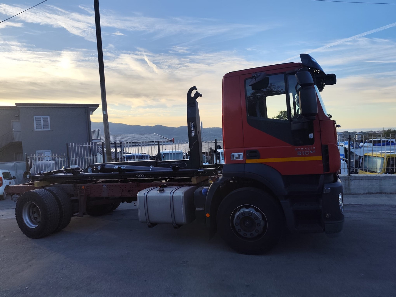 Camión multibasculante IVECO STRALIS 190S31