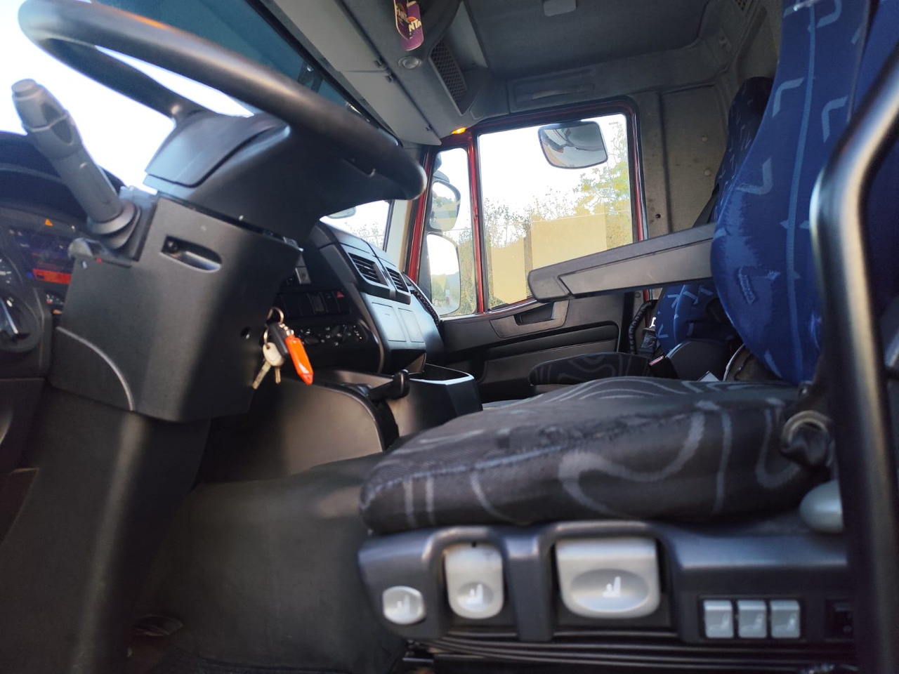 Camión multibasculante IVECO STRALIS 190S31