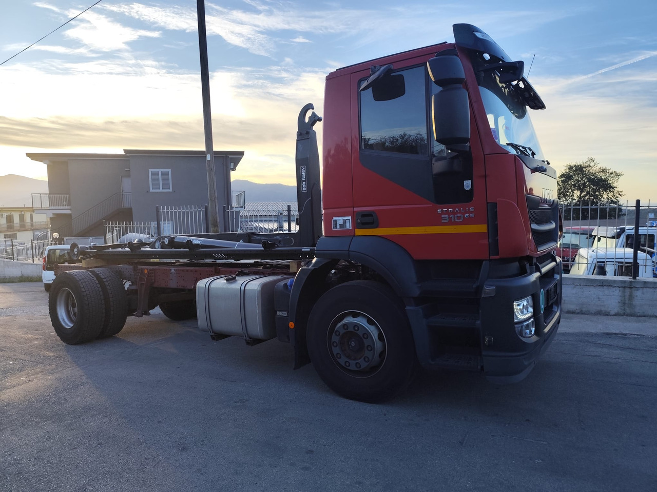 Camión multibasculante IVECO STRALIS 190S31