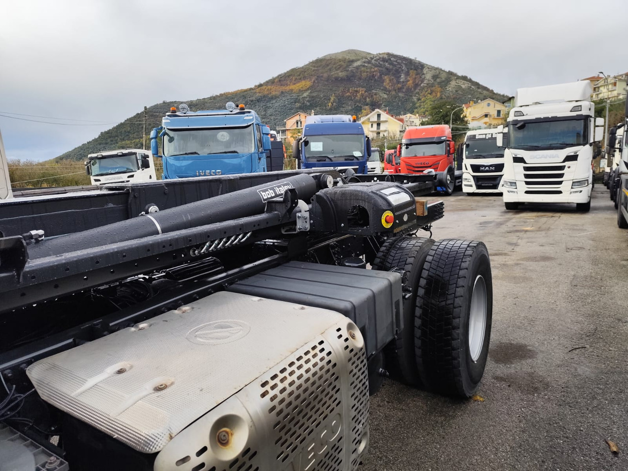 Camión multibasculante IVECO STRALIS 190S31