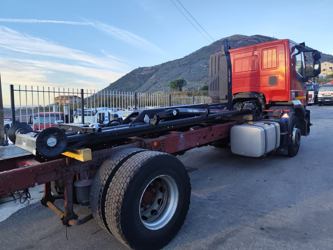 Camión multibasculante IVECO STRALIS 190S31