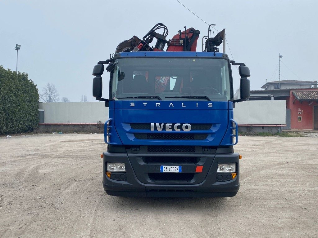 Camión multibasculante IVECO STRALIS 260.450 SCARRABILE CON GRU
