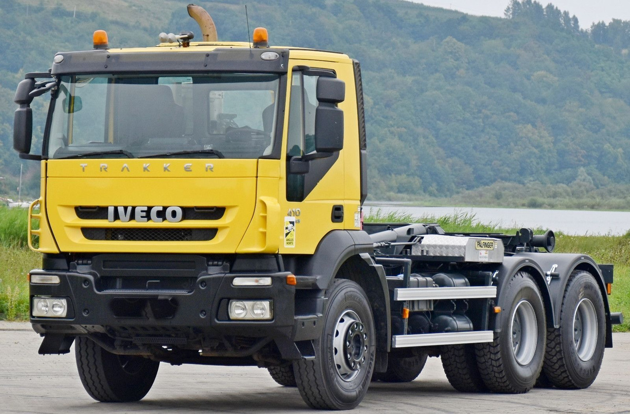 Camión multibasculante IVECO TRAKKER 410