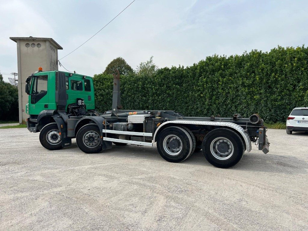 Camión multibasculante IVECO TRAKKER AD340T41 SCARRABILE