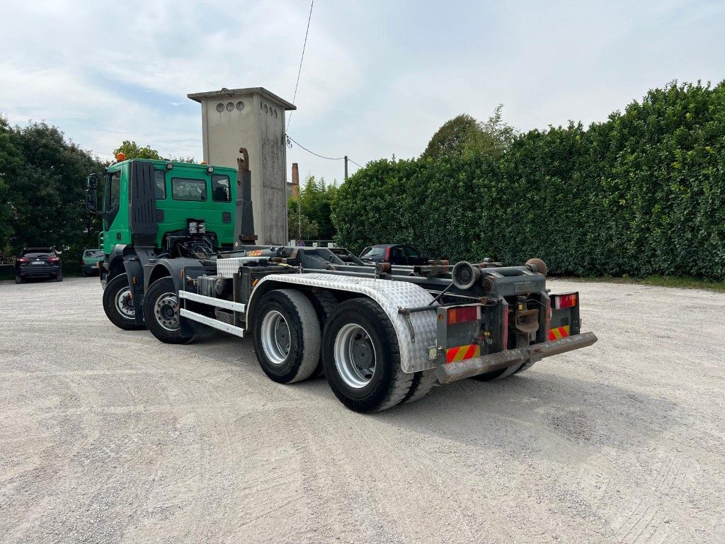 Camión multibasculante IVECO TRAKKER AD340T41 SCARRABILE