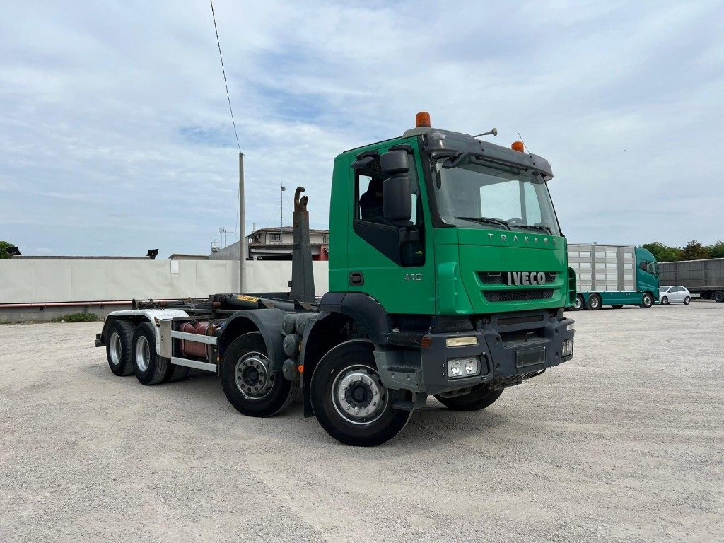 Camión multibasculante IVECO TRAKKER AD340T41 SCARRABILE