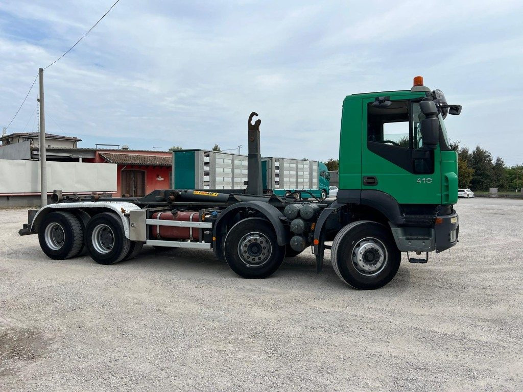 Camión multibasculante IVECO TRAKKER AD340T41 USATO SCARRABILE