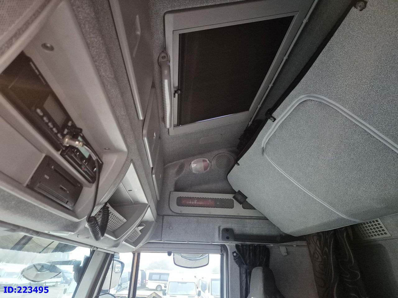 Camión multibasculante IVECO Trakker AT350 8x4 -Full steel - Steering axle