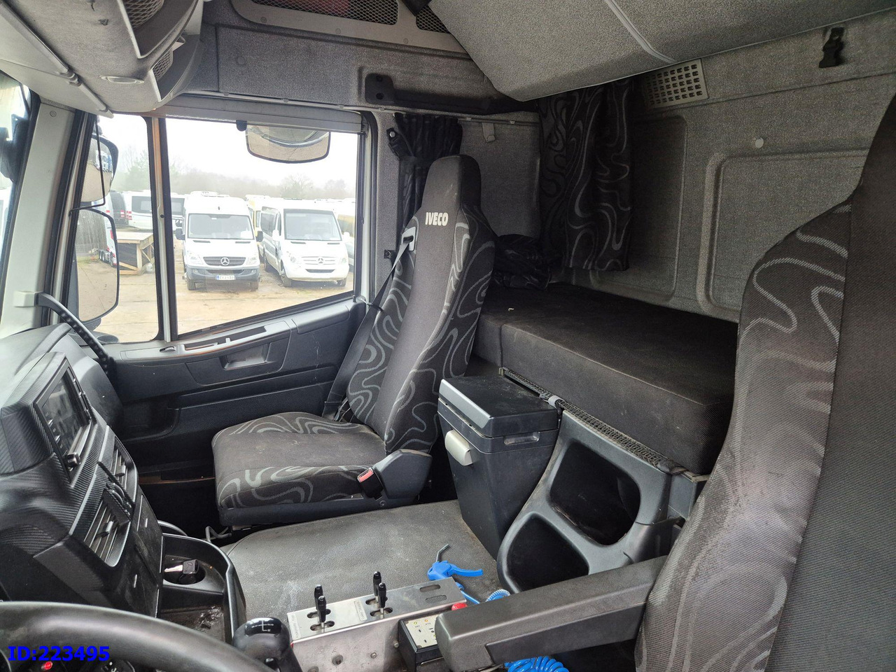 Camión multibasculante IVECO Trakker AT350 8x4 -Full steel - Steering axle