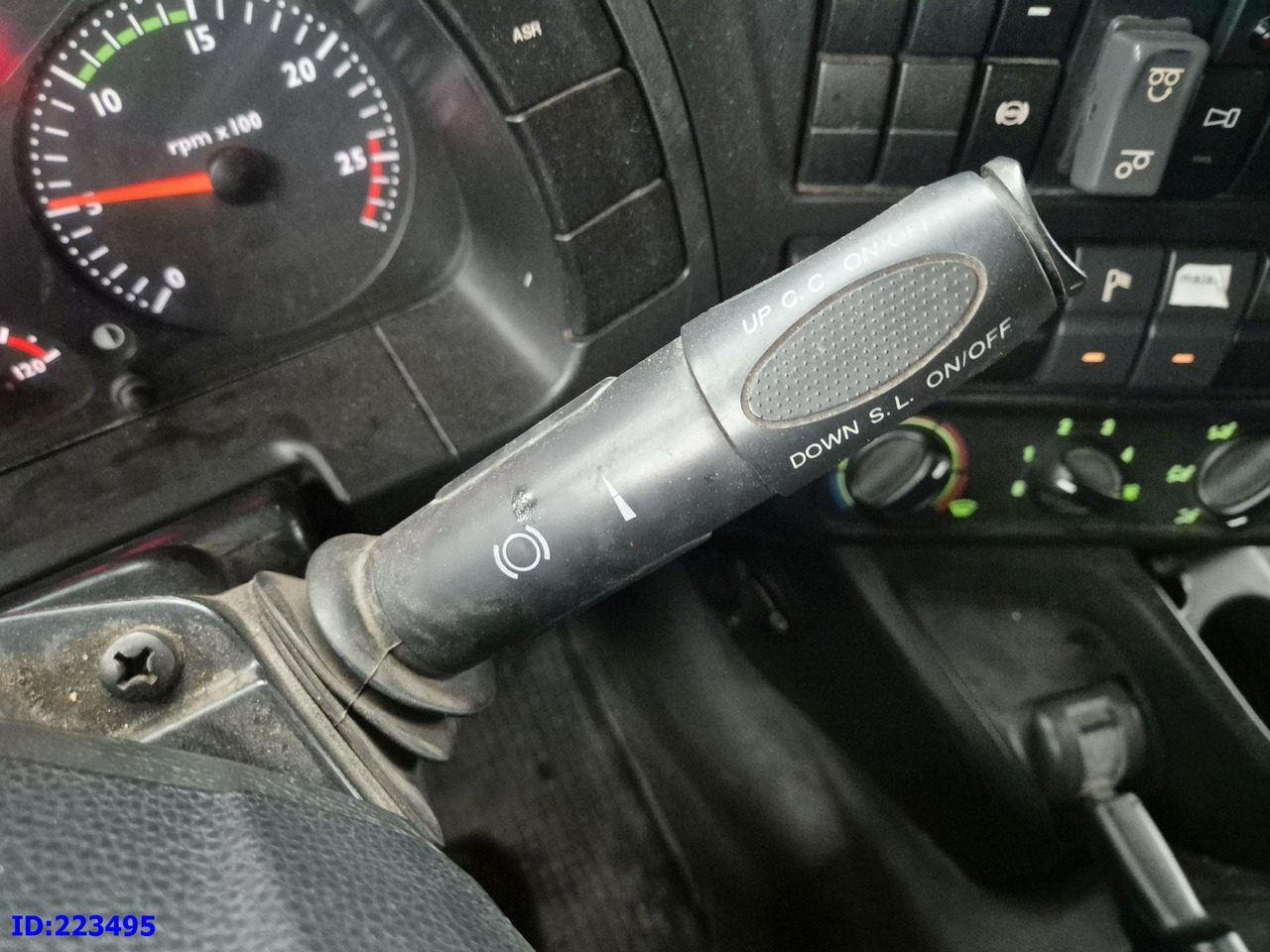 Camión multibasculante IVECO Trakker AT350 8x4 -Full steel - Steering axle