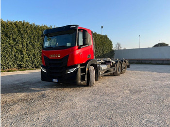 Camión multibasculante IVECO X-WAY AD260 NUOVO TARGATO SCARRABILE