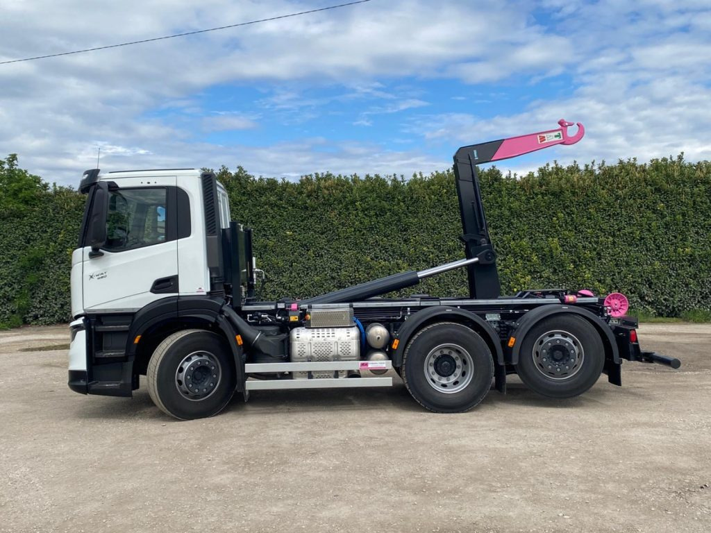 Camión multibasculante IVECO X-WAY AD280X48Y NUOVO SCARRABILE PASSO 3120