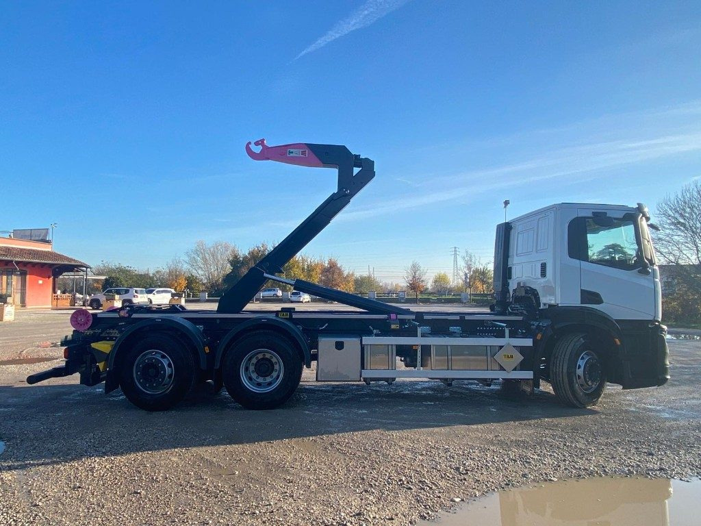 Camión multibasculante IVECO X-WAY AD280X48 NUOVO SCARRABILE PASSO 4500