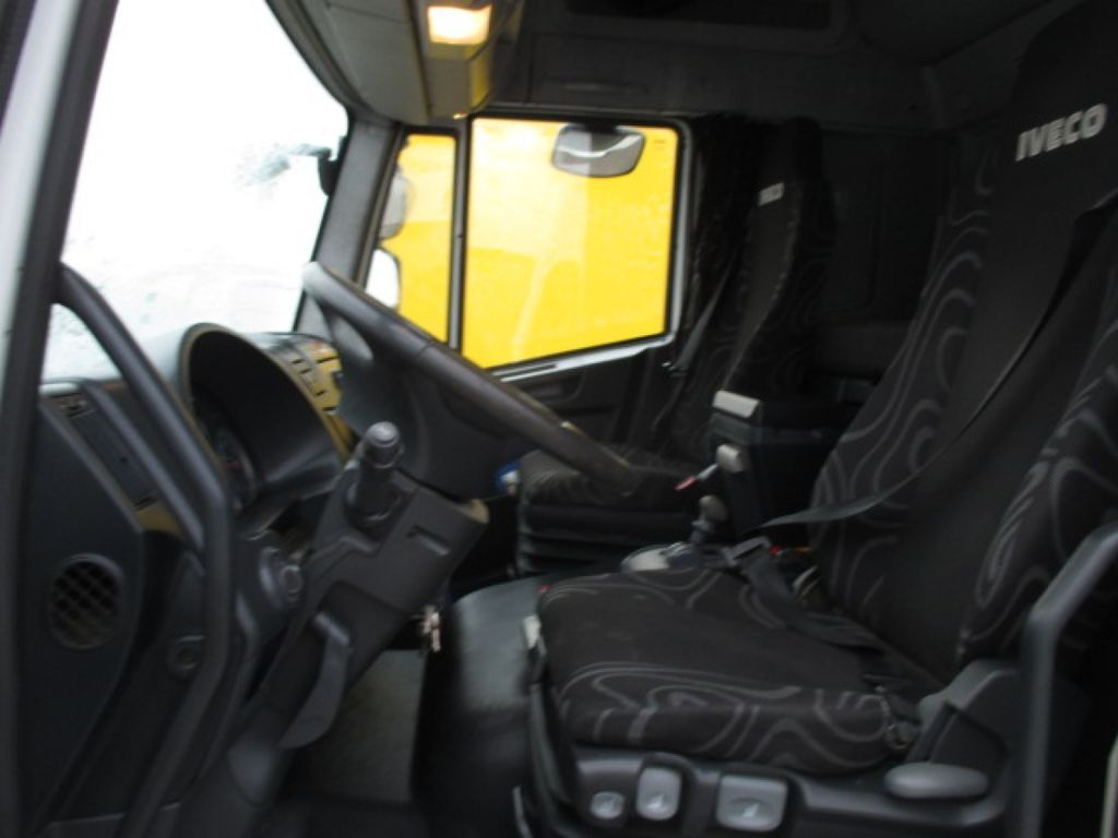 Camión multibasculante Iveco 140E22 Euro 5