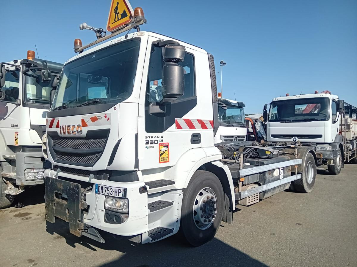 Camión multibasculante Iveco 330.36