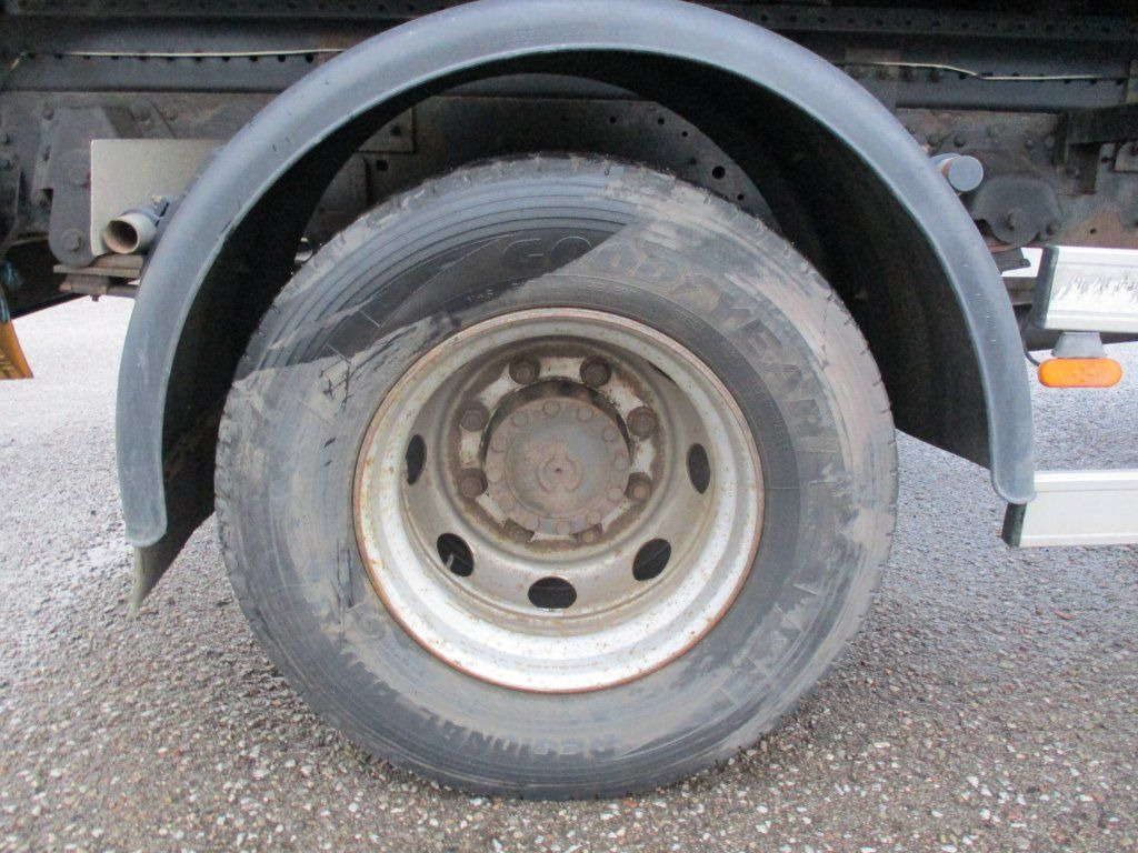 Camión multibasculante Iveco Eurocargo 140E22