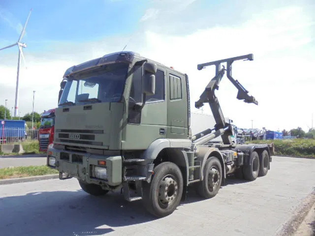 Camión multibasculante Iveco Eurotrakker 410 E37H