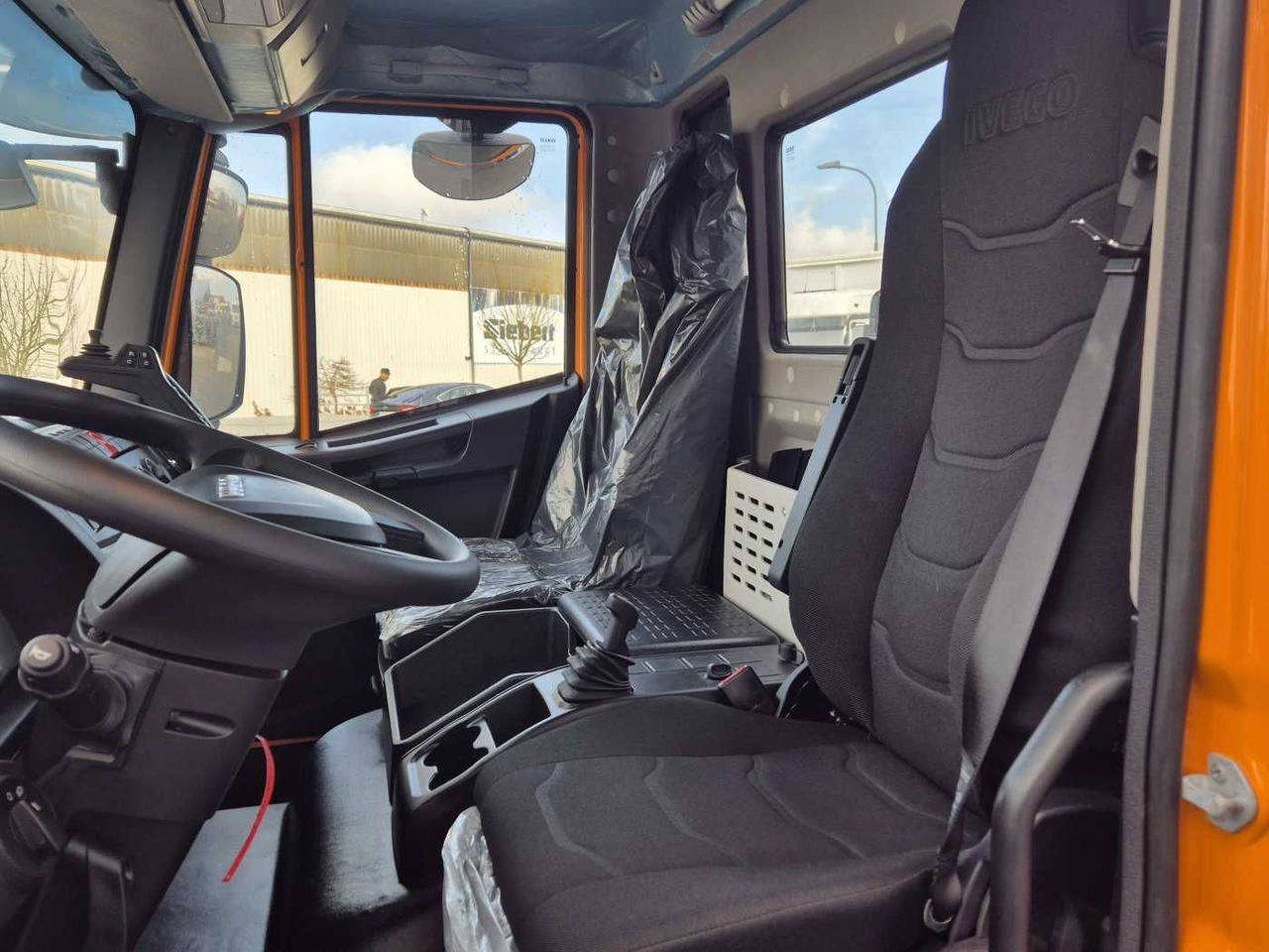 Camión multibasculante Iveco ML180E32/P HIAB ULT14S51 AHK Standheizung