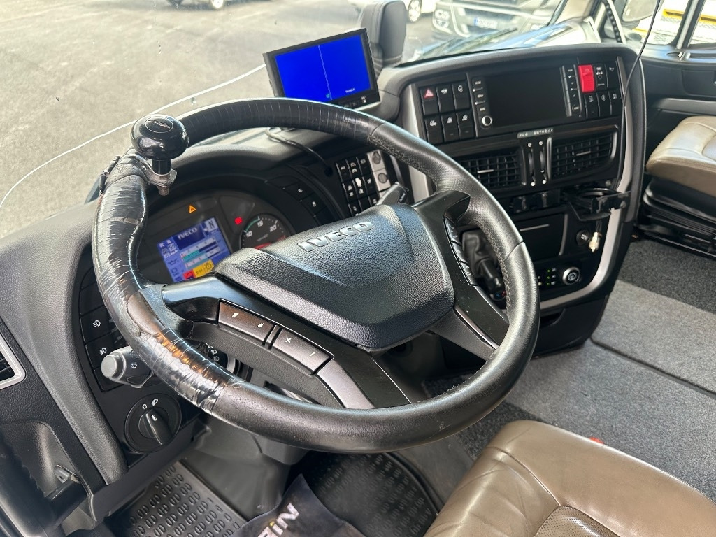 Camión multibasculante Iveco Stralis 8x4*4