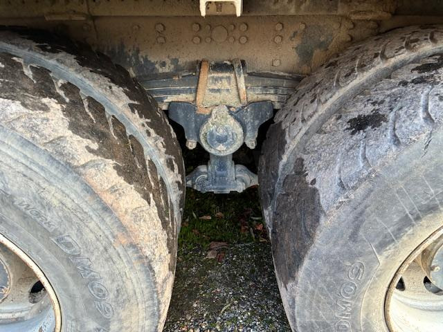 Camión multibasculante Iveco TRAKKER 410 E6