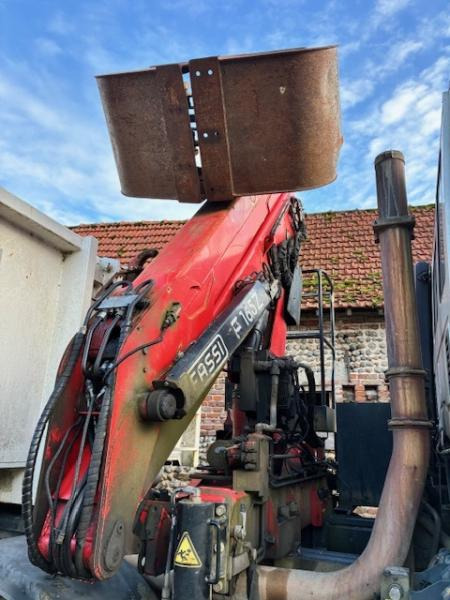 Camión multibasculante Iveco TRAKKER 410 E6