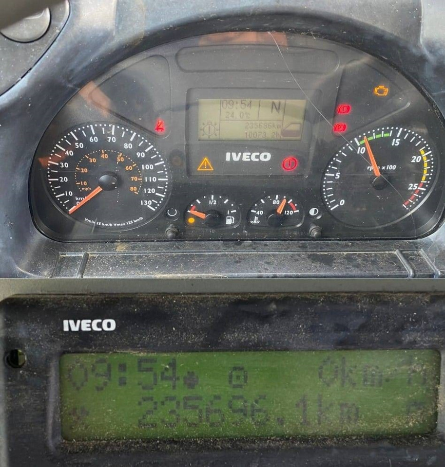 Camión multibasculante Iveco TRAKKER 410/EEV -PALFINGER PK13001-T18 endommagé