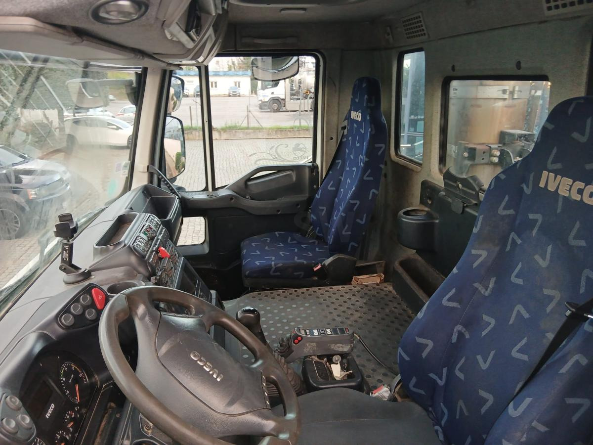 Camión multibasculante Iveco Trakker