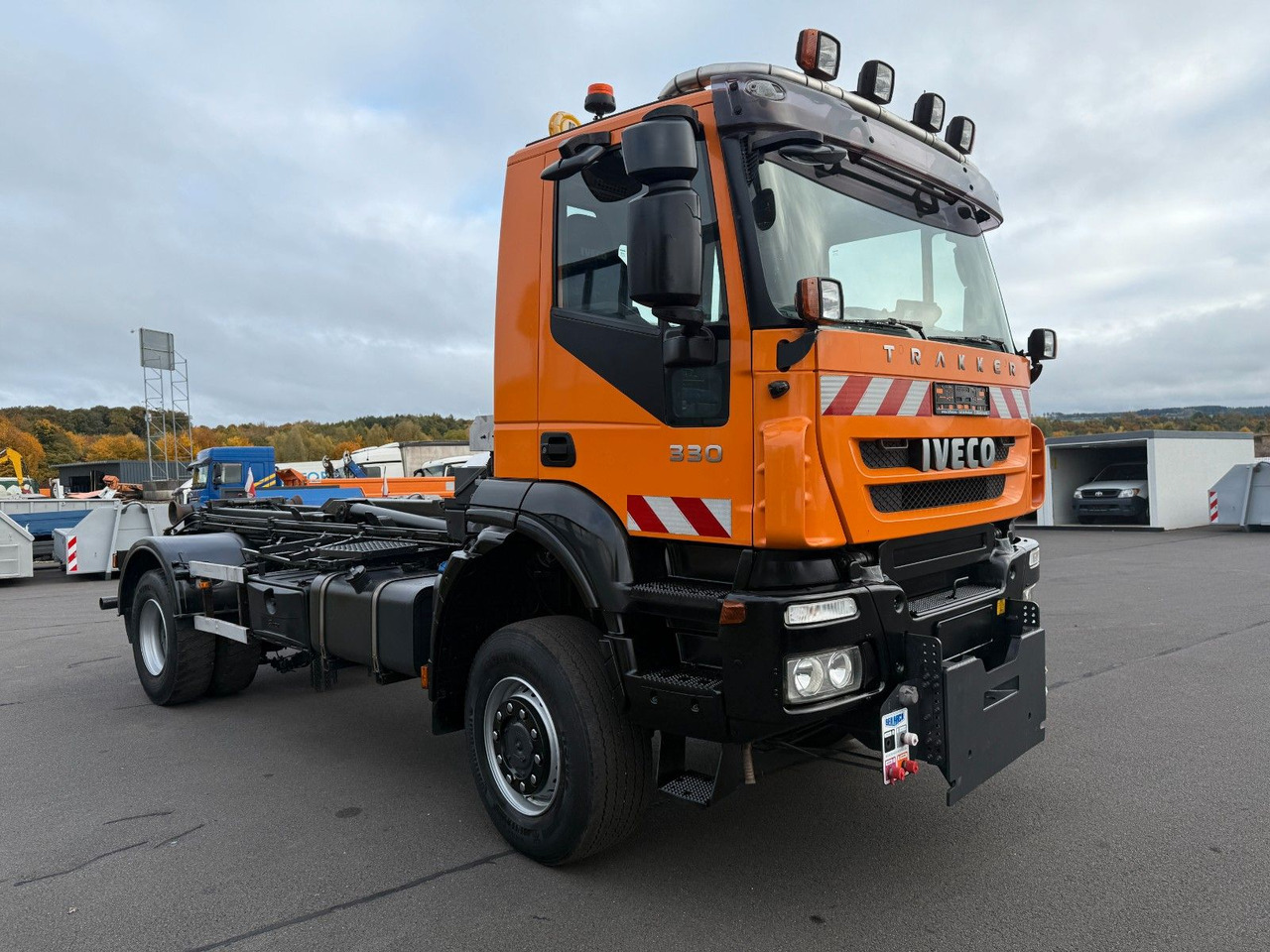 Camión multibasculante Iveco Trakker 330 EEV Winterdienst Abroll