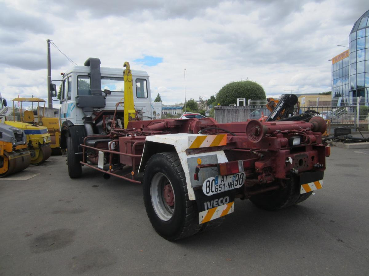 Camión multibasculante Iveco Unic