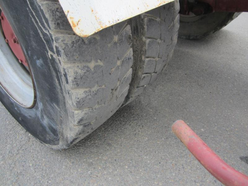 Camión multibasculante Iveco Unic
