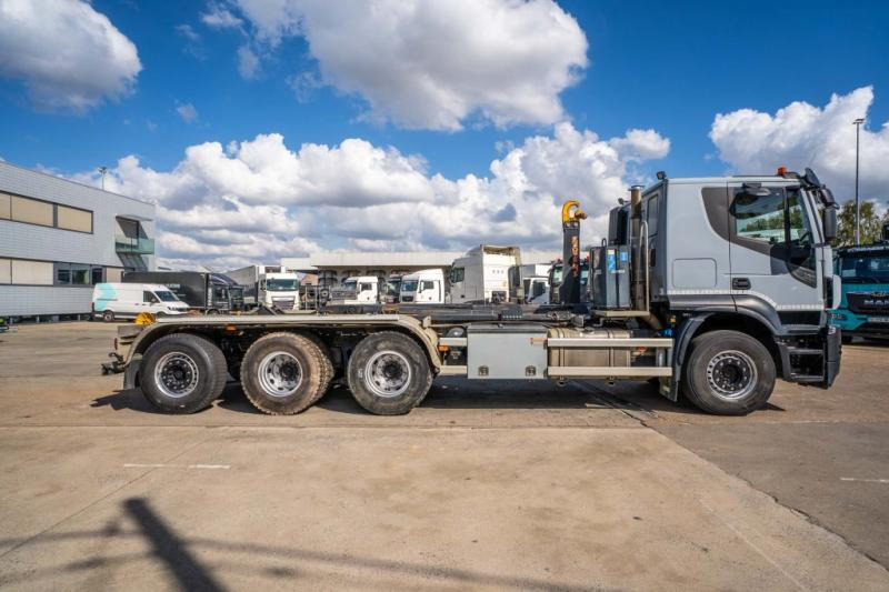 Camión multibasculante Iveco X-WAY 460