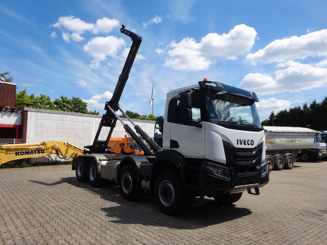 Camión multibasculante Iveco X-WAY 480 HIAB ABROLLER
