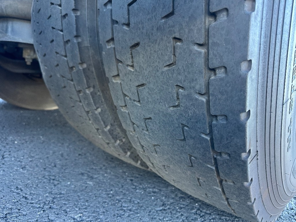 Camión multibasculante Iveco X-Way AS35S560 8x2