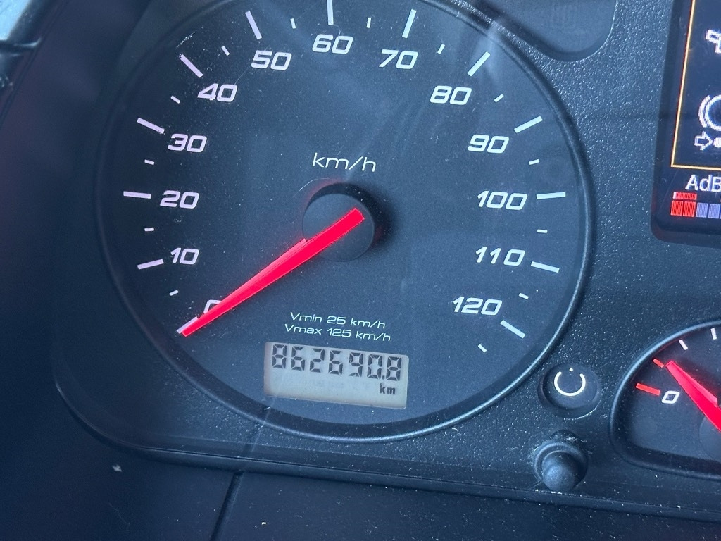 Camión multibasculante Iveco X-Way AS35S560 8x2