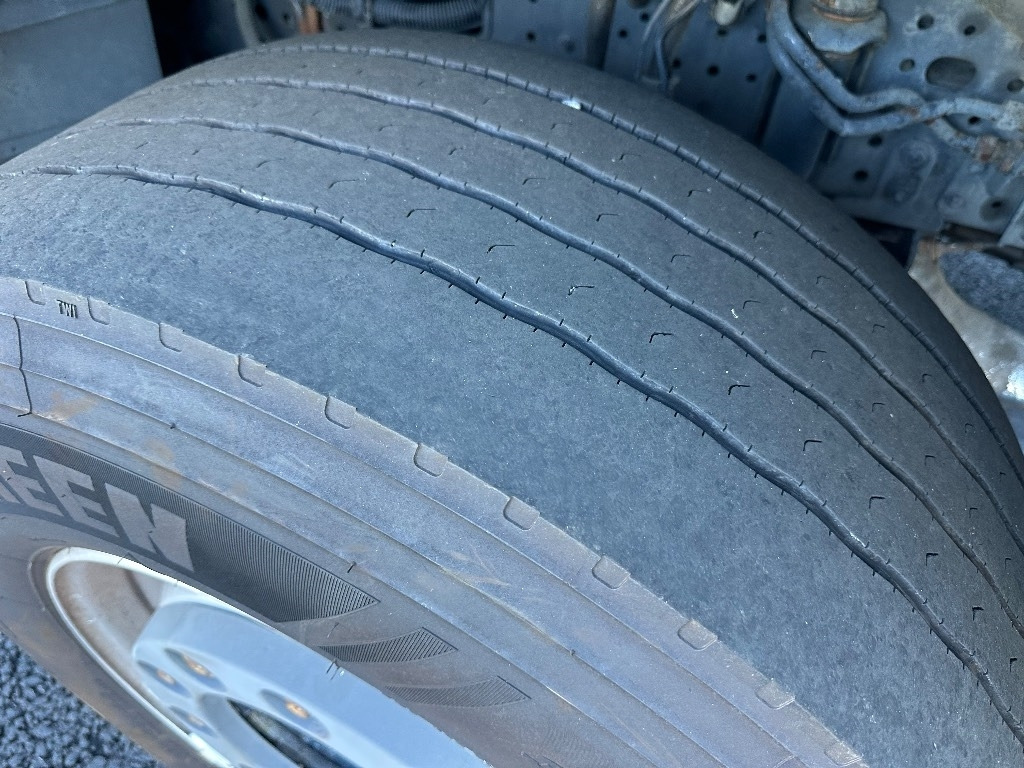 Camión multibasculante Iveco X-Way AS35S560 8x2