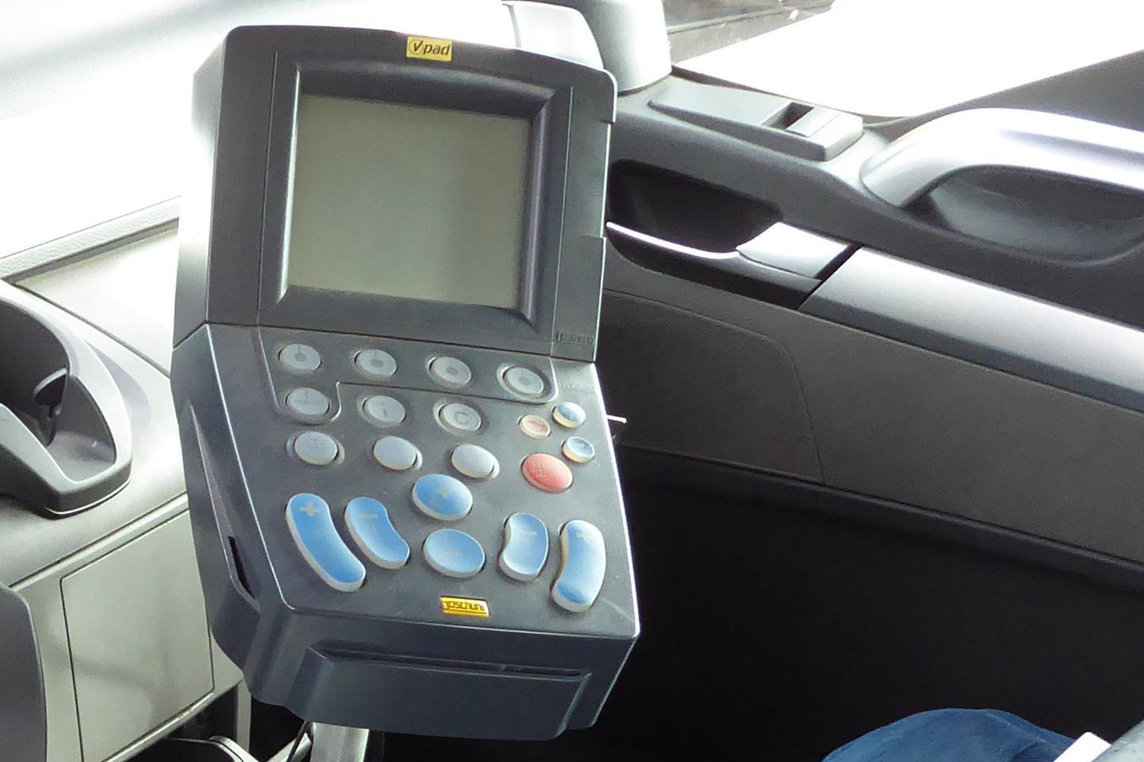 Camión multibasculante KÜPPER-WEISSER /GMEINER/BUCHER Feuchtsalzstreuer Salzstreuer Streuer