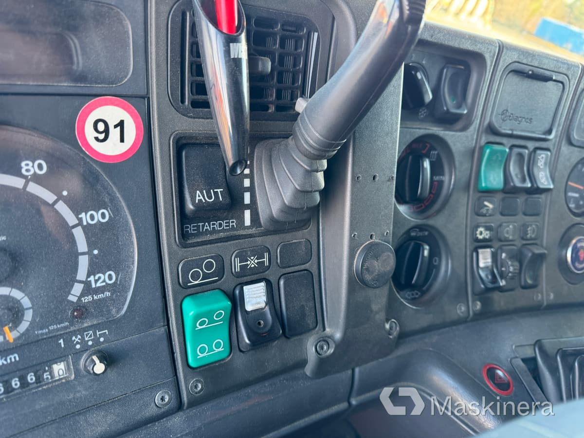 Camión multibasculante Lastväxlare Scania R144 6X2 med tre flak