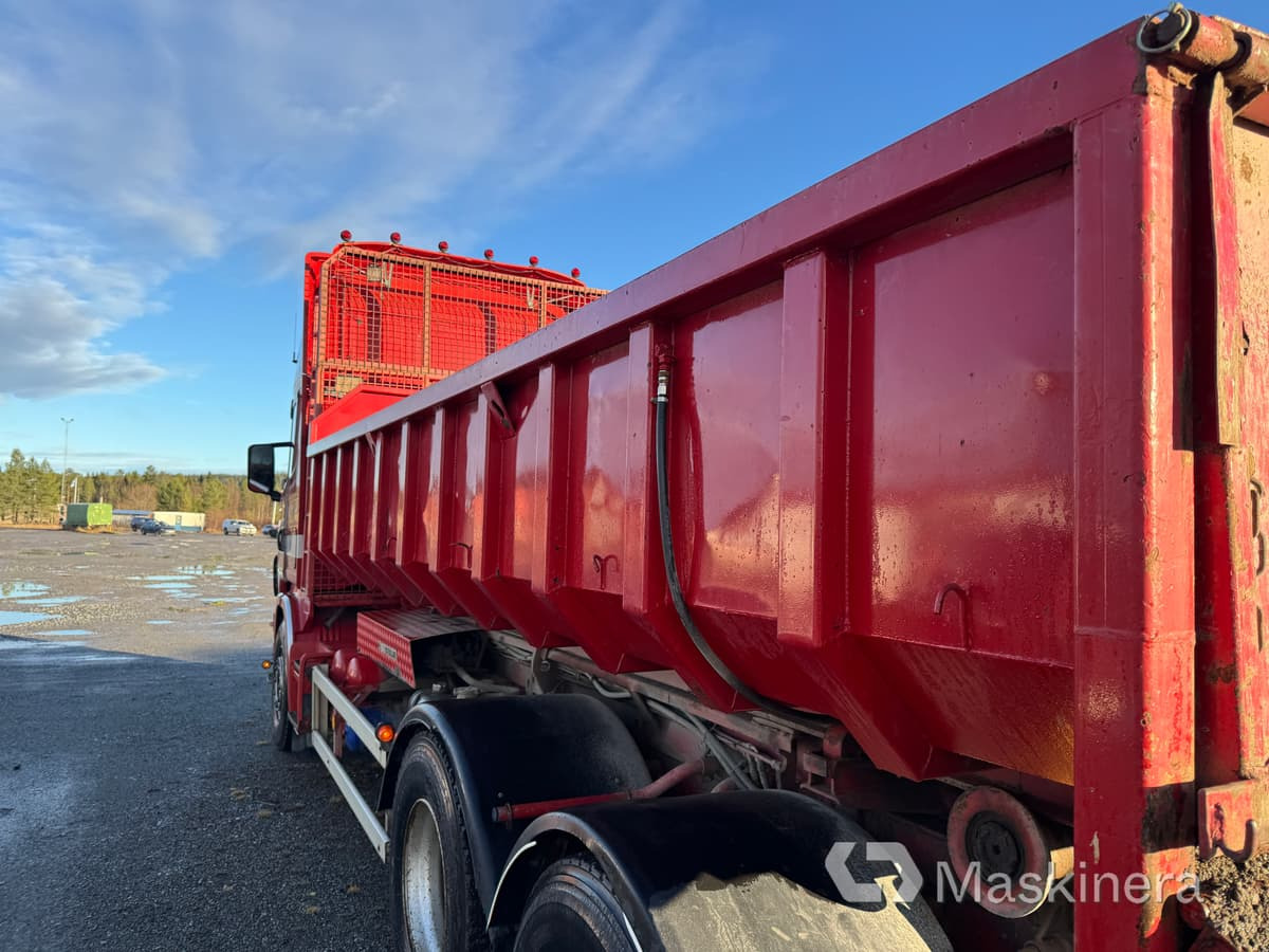 Camión multibasculante Lastväxlare Scania R144 6X2 med tre flak