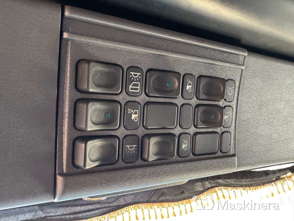 Camión multibasculante Lastväxlare Scania R144 6X2 med tre flak