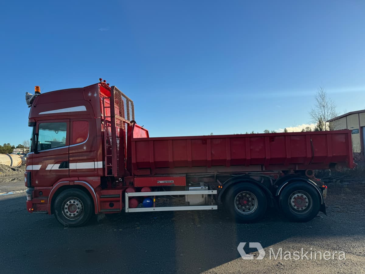 Camión multibasculante Lastväxlare Scania R144 6X2 med tre flak