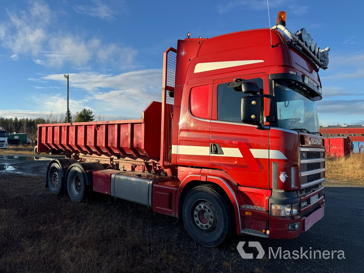 Camión multibasculante Lastväxlare Scania R144 6X2 med tre flak