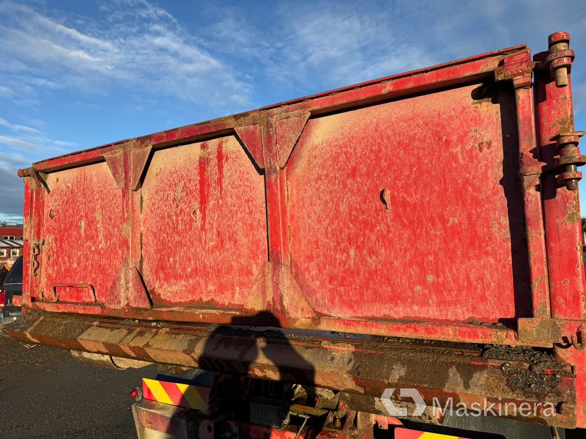 Camión multibasculante Lastväxlare Scania R144 6X2 med tre flak