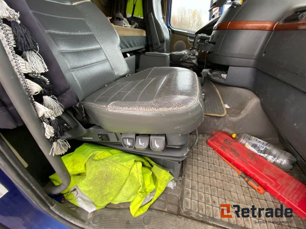Camión multibasculante Lastväxlare Tridem Volvo  FH 480-37 8 x4